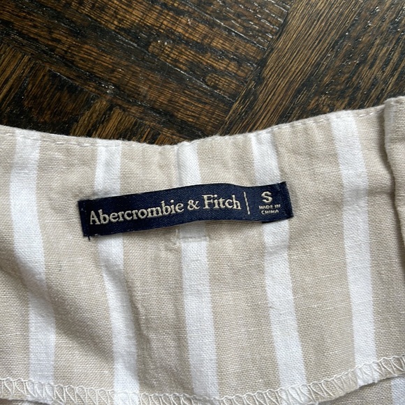 Abercrombie high waisted shorts - Picture 2 of 2